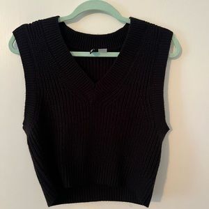 Knit sweater vest size small frim H&M